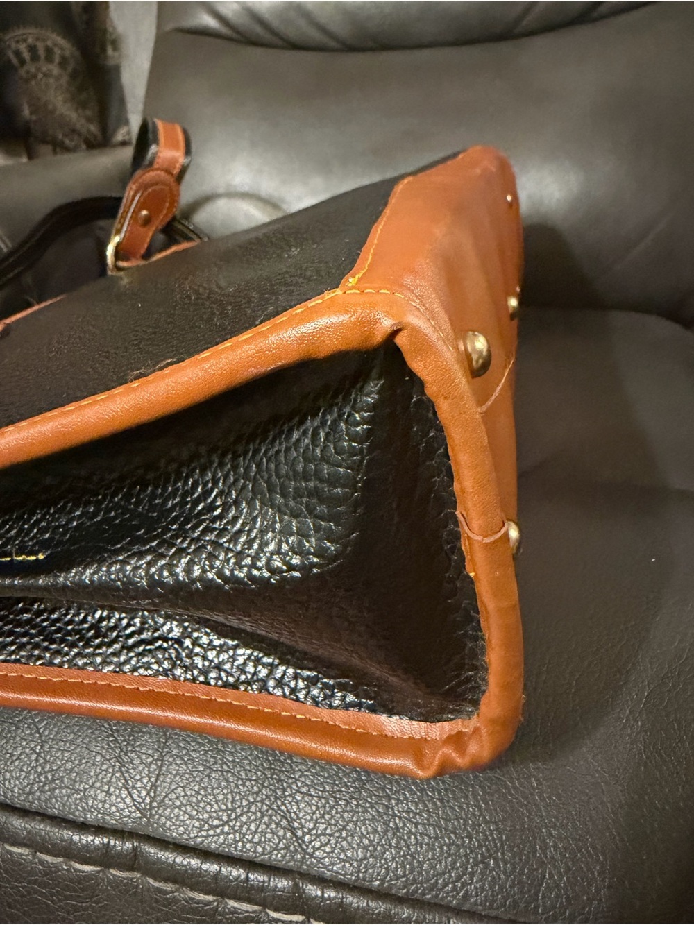 Vintage Dooney & Bourke Black and Tan Pebbled Leather Shoulder Tote - Picture 9 of 15